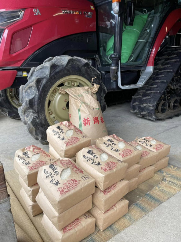 収穫した米の出荷準備